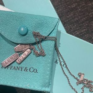 Tiffany & Co. 3 bar sterling necklace 18” signed w pouch. No trades